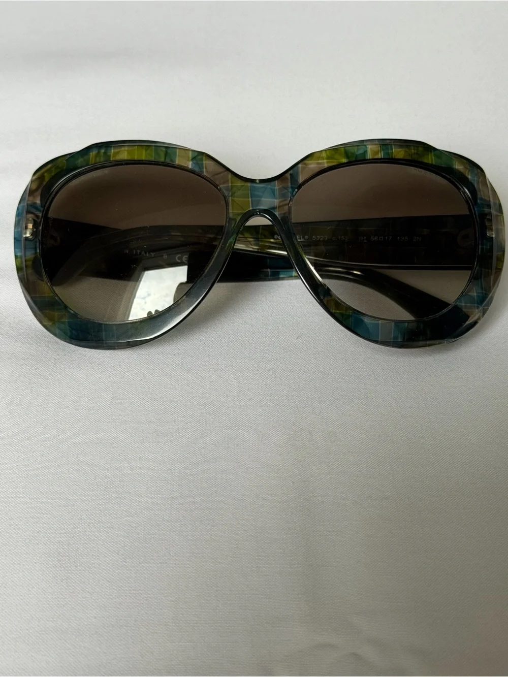 Women’s Oversized Green Patterned Sunglasses with hard case